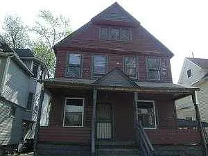 2203 E 85th St photo 1