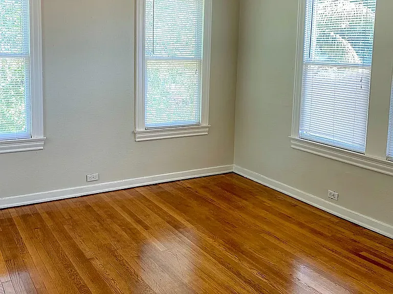 2053 W Gramercy Pl #1 — Photo 16