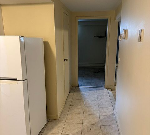 3rd image of 106 Park Ave Floor 1