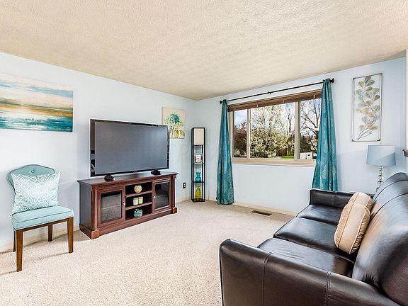 4th image of 921 Ruskin Dr