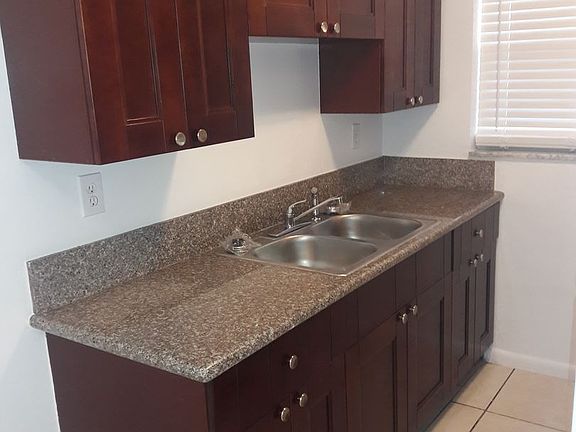 5th image of 1106 S L St APT 3