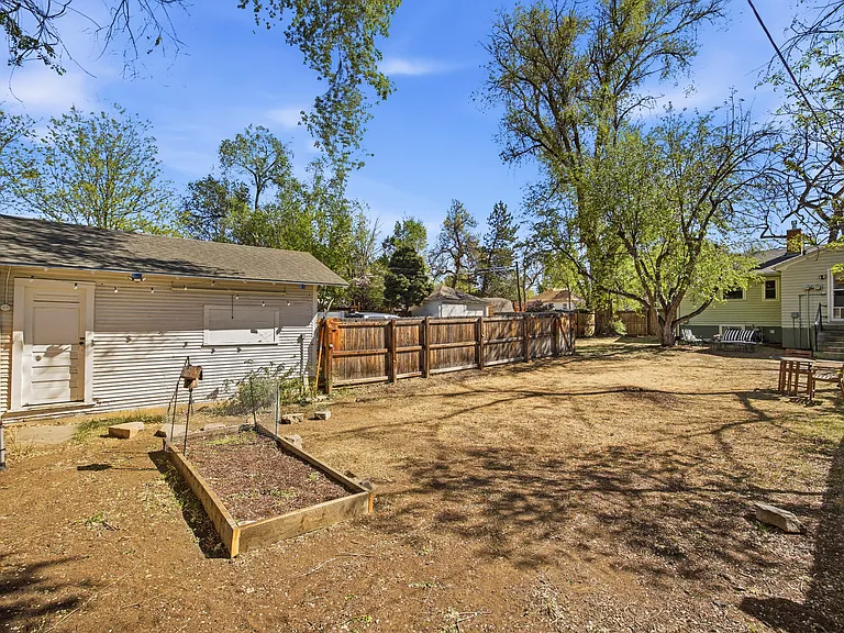 817 Mathews St — Photo 21