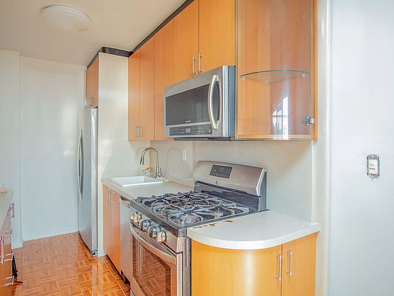 5th image of 2940 W 5th St APT 15H