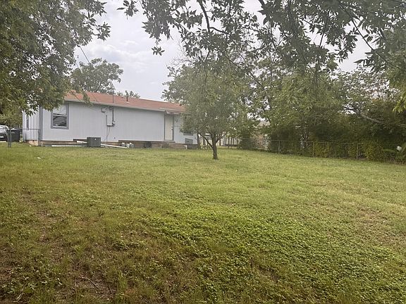 5th image of 1105 S 11th St