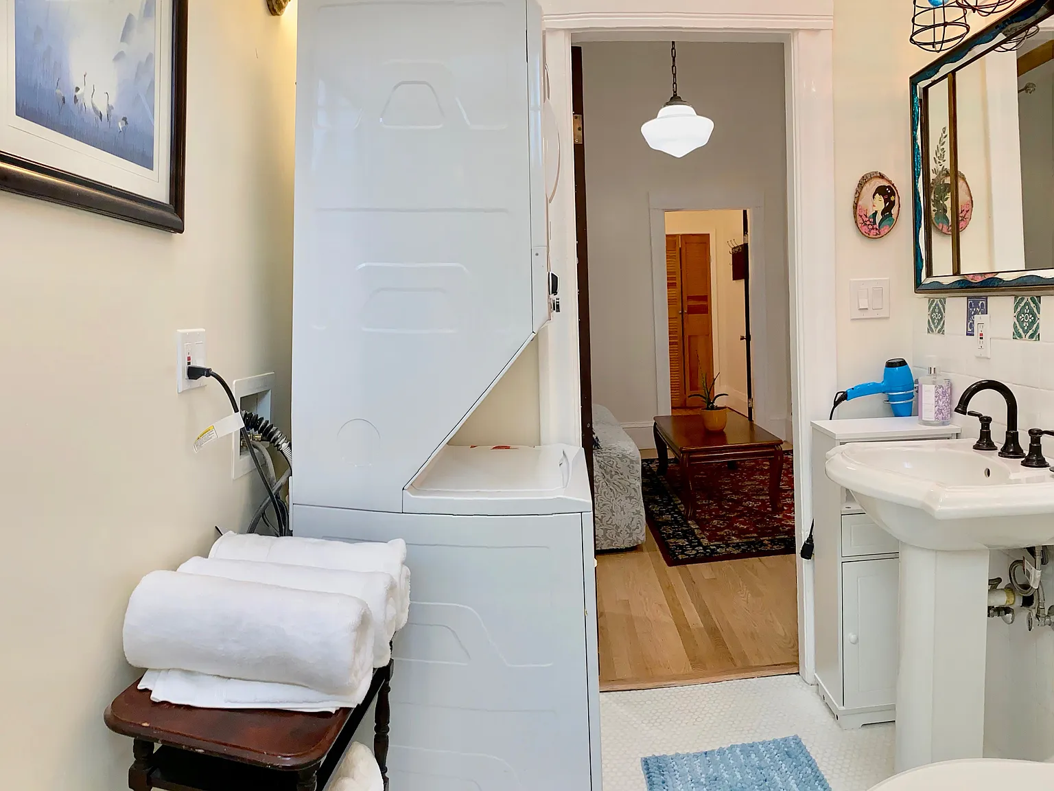 2 bed, 650 sqft, $2,200 — Photo 4