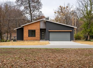 2821 W Grand St, Springfield, MO 65802