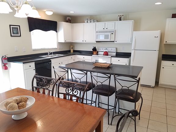 3rd image of 16846 Sunrise Vista Dr
