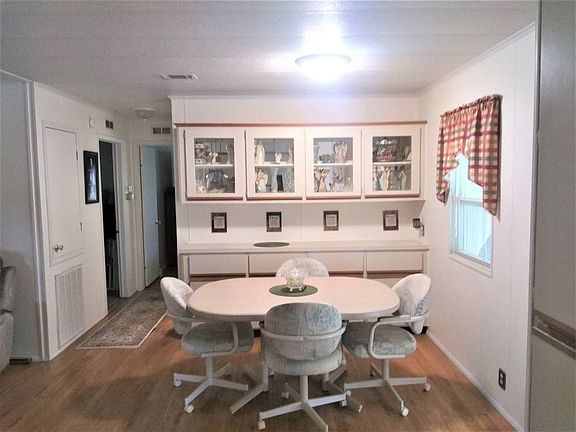 5th image of 212 Magnolia Dr #115