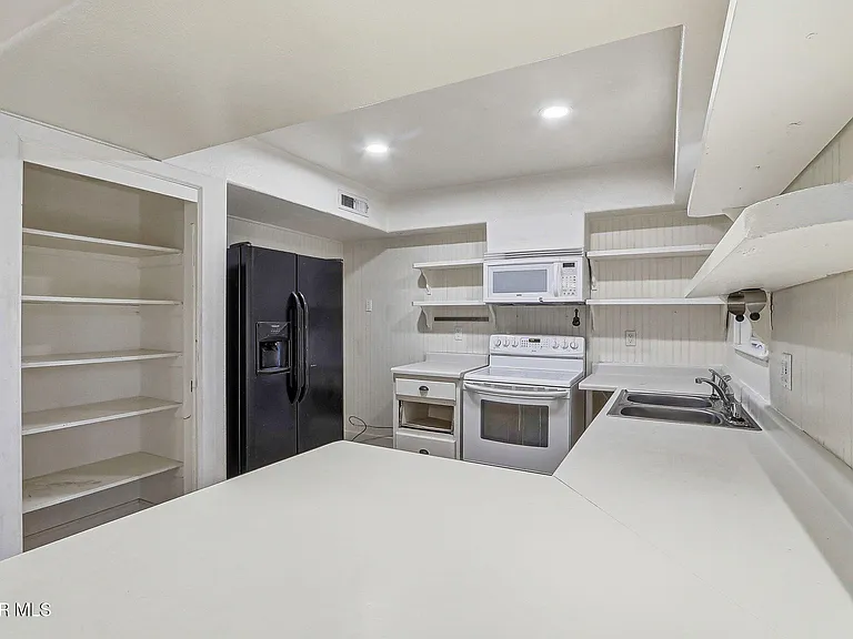 500 Thunderbird Drive Unit 80 gallery image 5