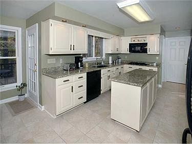 2nd image of 2790 Walker Ct