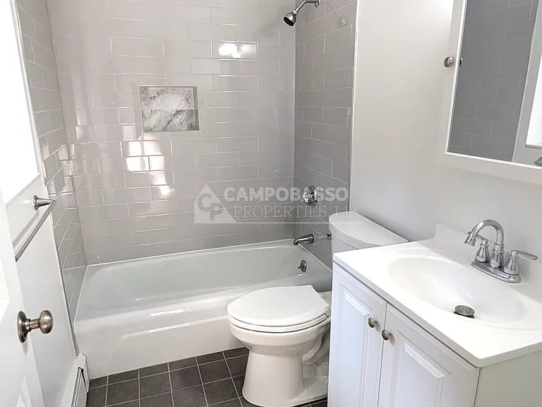 109 Oxford St #3 — Photo 5