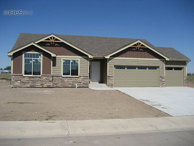 1st image of 374 Saratoga Way