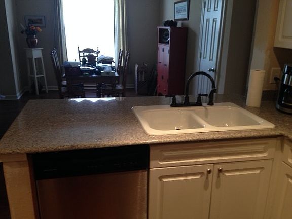 4th image of 108 Ivy Meadow Ln