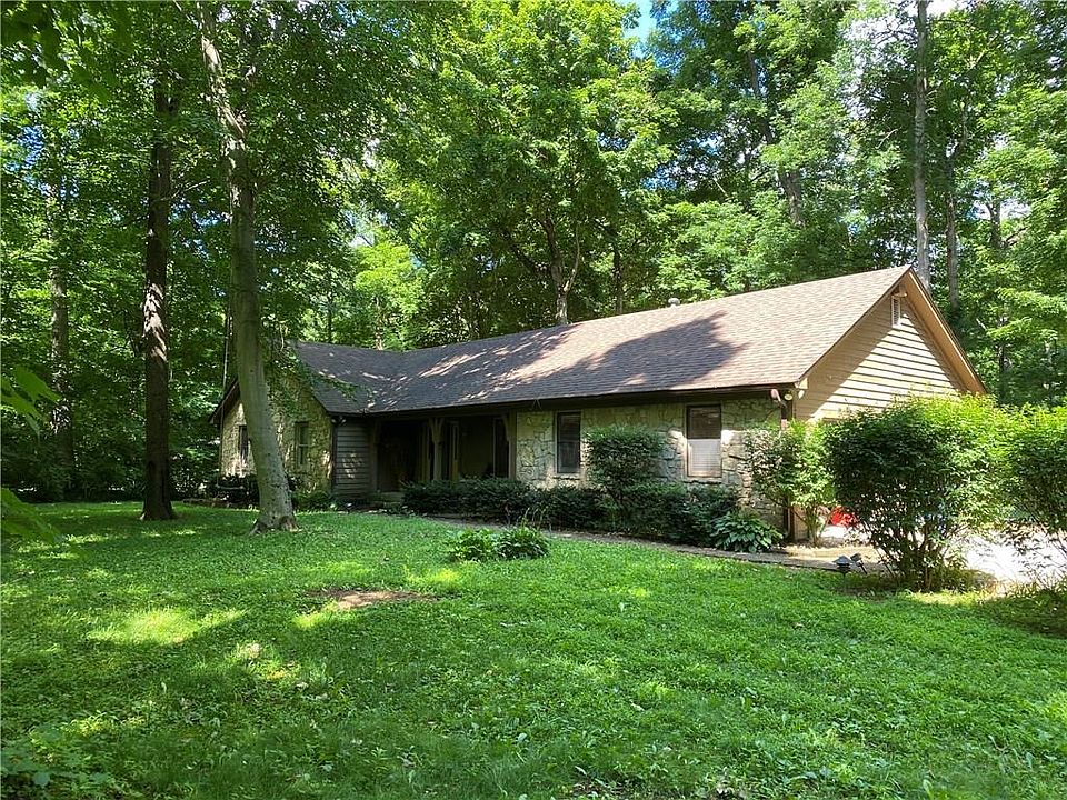 2nd image of 12016 Forest Ln