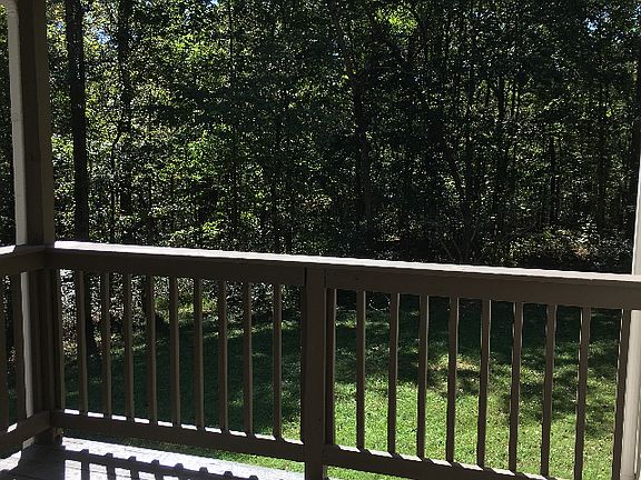 Private screened porch 