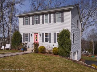 22 Sage Ct, Johnston, RI 02919