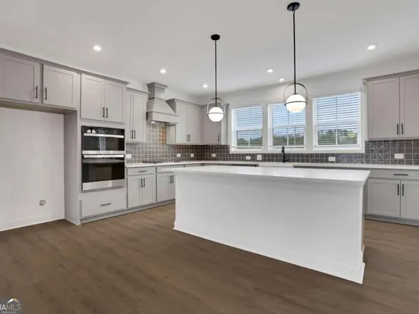 326 Sunset Hollow St, Sugar Hill, GA 30518