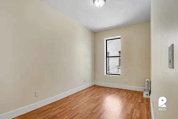 Rented by REZI | media 7