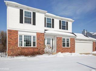 122 Bedford Ave, Sugar Grove, IL 60554