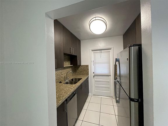 5th image of 500 S Crescent Dr APT 210