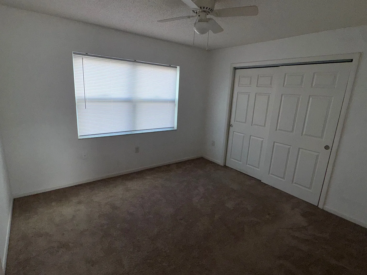 Charming 2 bedroom 1 bathroom condo on first floor — Photo 2