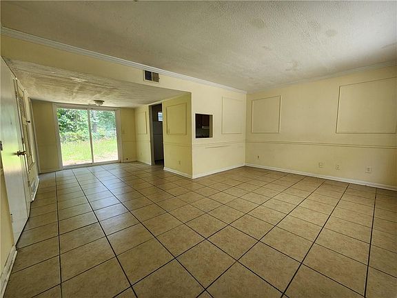 3rd image of 2026 Drennon Ave
