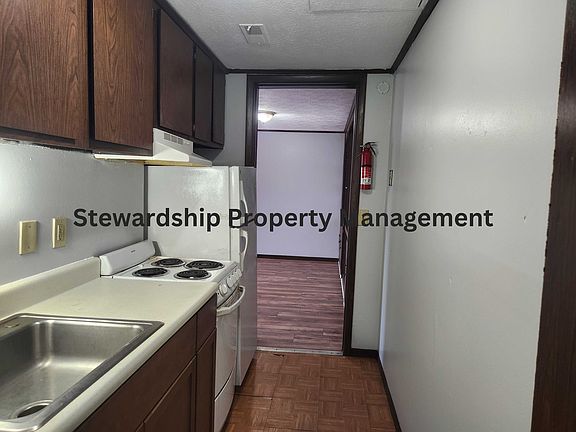 3rd image of 930 N Ella St