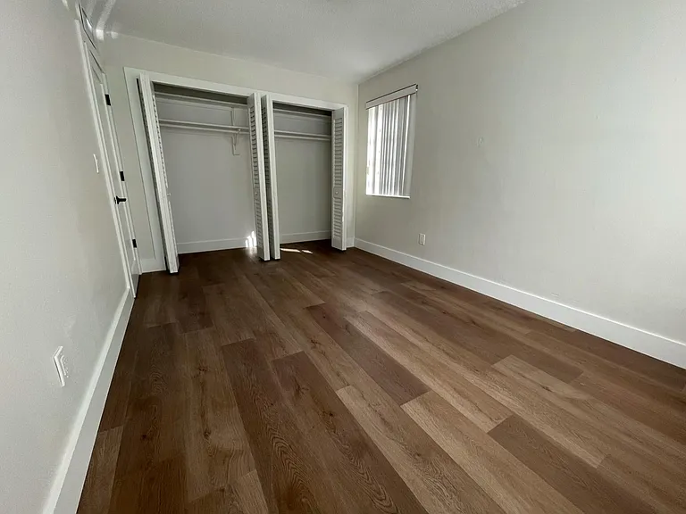 531 Menendez Ave — Photo 8