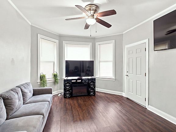 4th image of 4833 W Gladys Ave