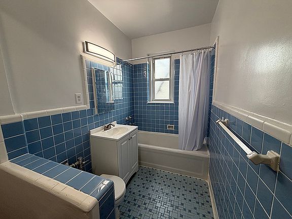 3rd image of 901 Avenue N #C