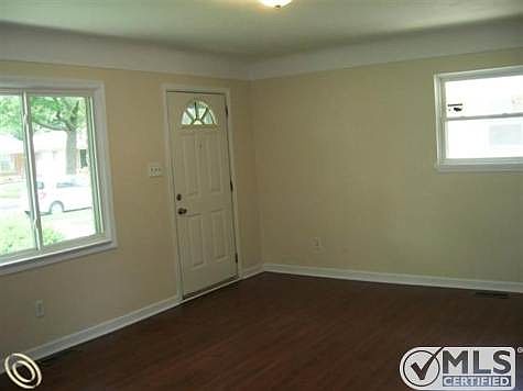 2.1 Living Room.JPG