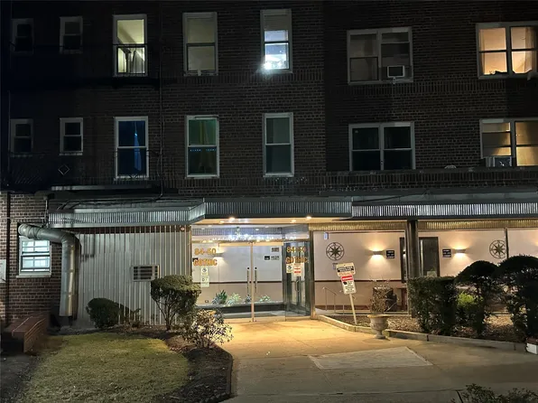 84-50 169 Street #608, Jamaica, NY 11432