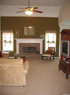 3rd image of 204 Calli Ct