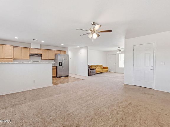 4th image of 1227 E Broadmor Drive
