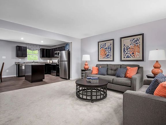 5th image of 43 Rose Glen Ct