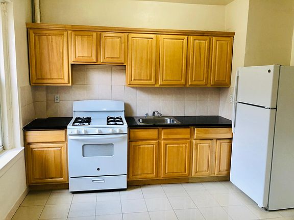 2nd image of 3620 Parsons Blvd #2