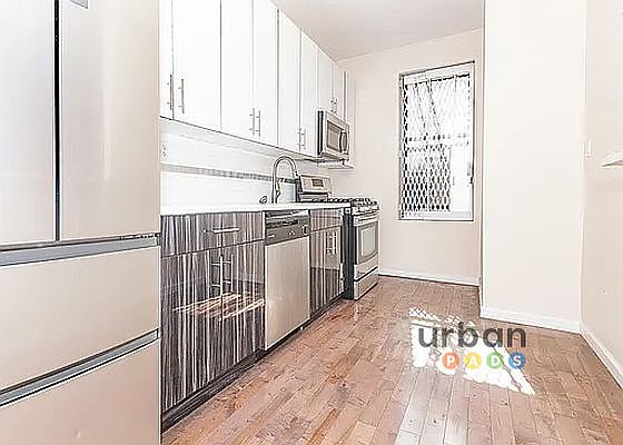 2nd image of 377 Montgomery St #E16