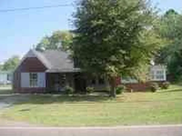 600 N College St, Trenton, TN 38382
