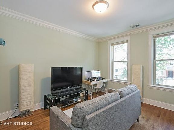 4th image of 2727 N Hamlin Ave #3