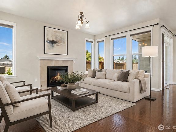 3rd image of 2317 43rd Avenue SE