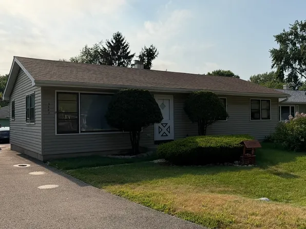 5507 Burwood Rd, Cary, IL 60013
