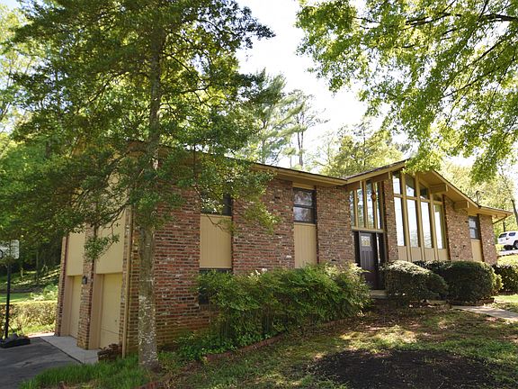 2nd image of 9502 Cotesworth Ln