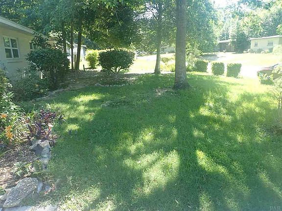 4th image of 920 Cranbrook Ave