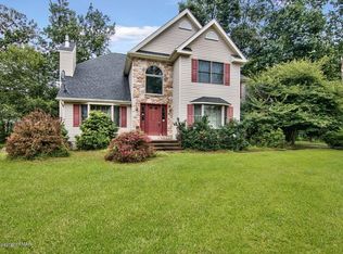 35 Brook Song Way, East Stroudsburg, PA 18301