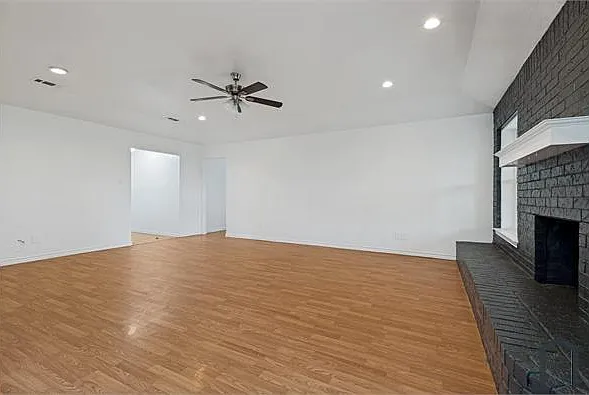 223 Meadowbrook Ln — Photo 3