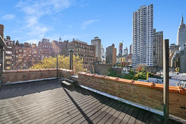 Rented by Mossanen Group | media 22