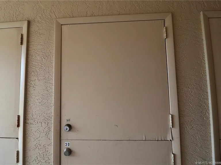 2083 NE Collins Cir #8-90 — Photo 9