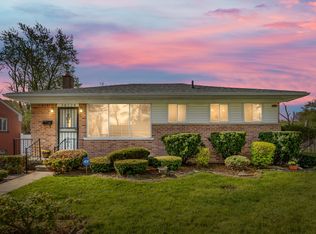 28729 Oakwood St, Inkster, MI