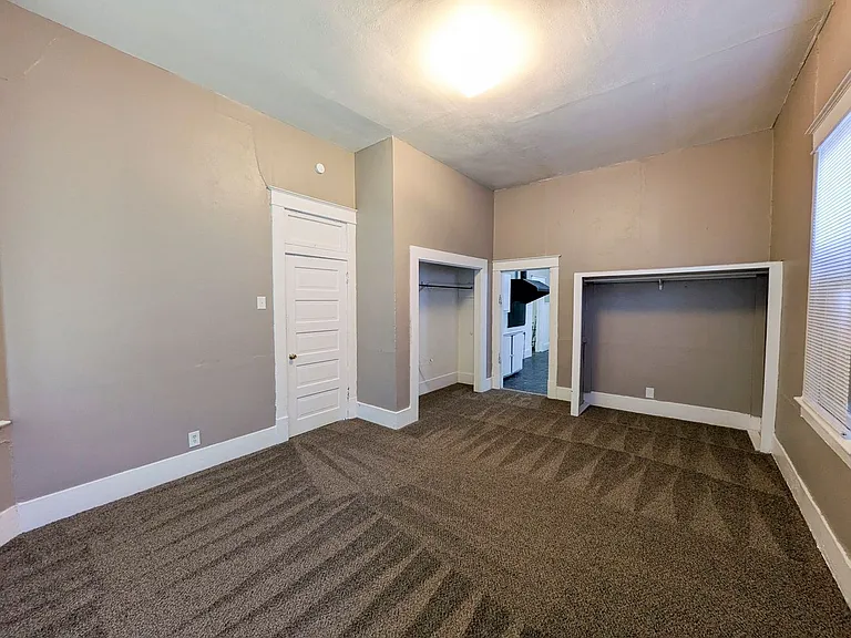 1045 Long Ave — Photo 19