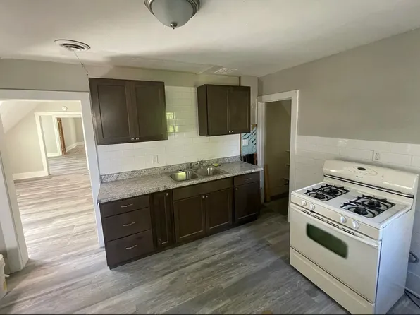 811 & 813 Park St SW, 811 Park St SW #781139AB0, Grand Rapids, MI 49504